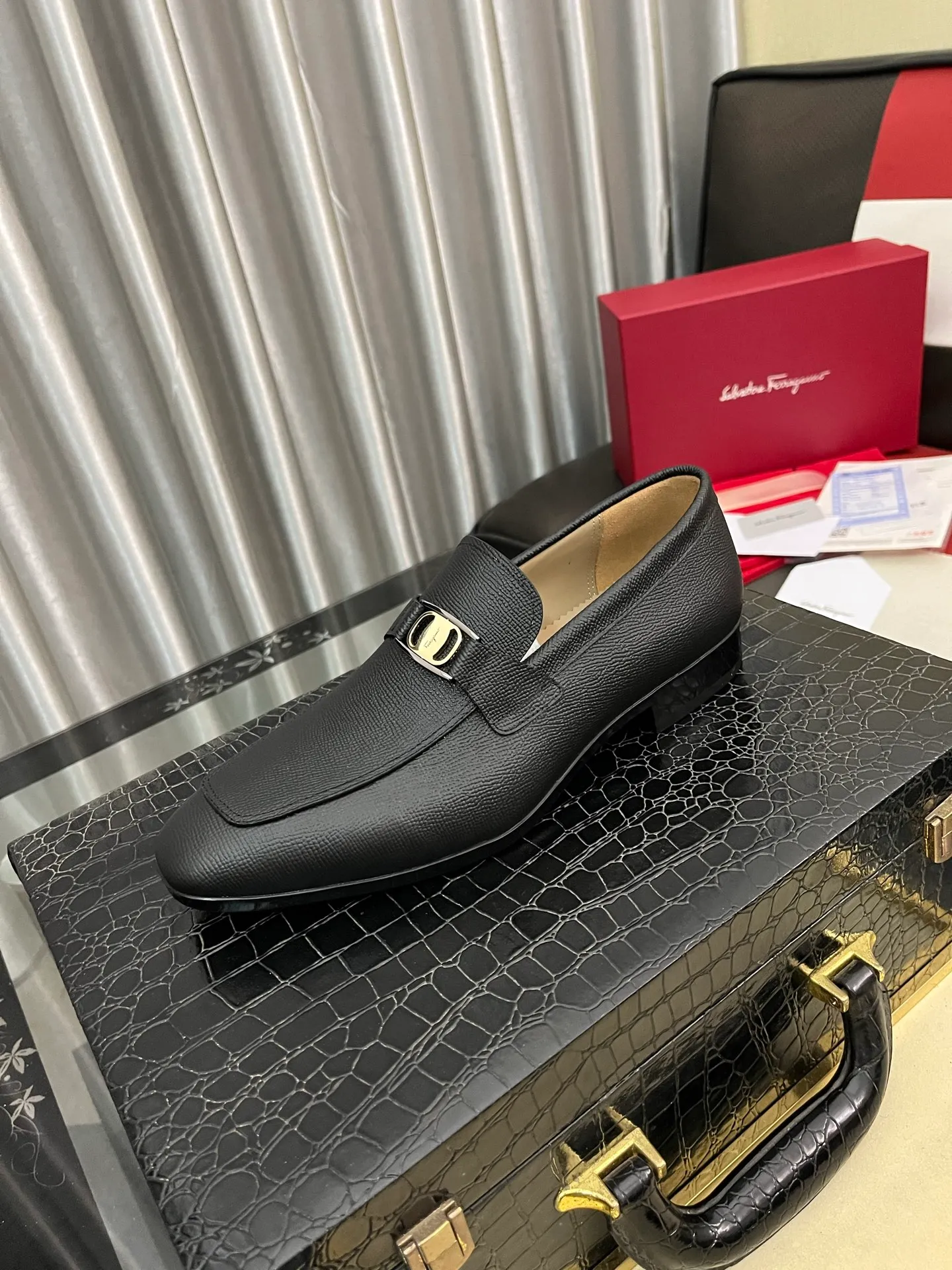 Men's shoes 💰: 600⌚️⌚️【Salvatore Ferragamo】Ferragamo business leather shoes, 1:1 top purchasing quality, imported selected original calfskin for the uppers, imported original water-dyed cowhide for the inner feet, imported original 1:1 customized Italian handmade lightweight foam outsole, code number: 38-44 (45 custom-made)